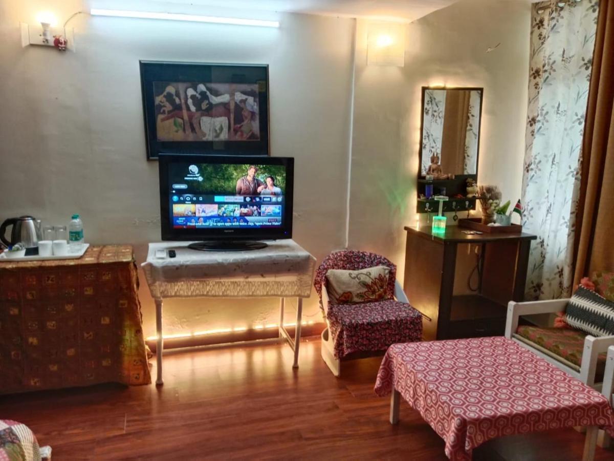 Awasthi Kozi Stays B&B - Closest To Vfs New Delhi Eksteriør bilde
